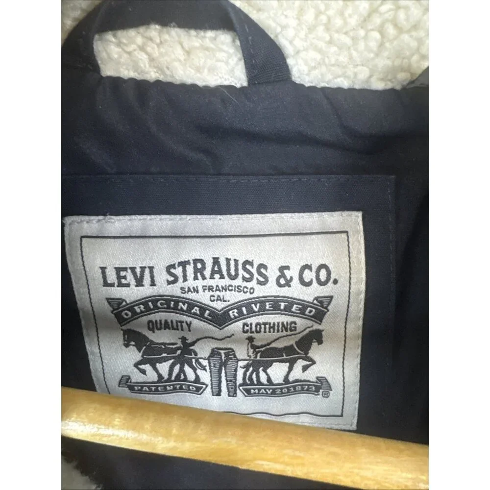 Levi’s Woodsman Quilted Puffer‎ Jacket XL with Sherpa Collar